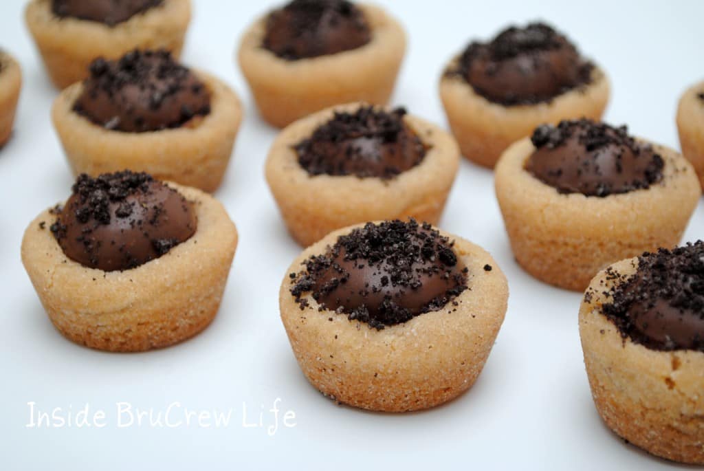 Peanut Butter Oreo Truffle Cookie Cups from http://www.insidebrucrewlife.com - two cookies in one is the best kind of treat #oreo #peanutbutter #cookies peanut butter oreo truffle cookie cups, Oreo truffles, peanut butter cookies