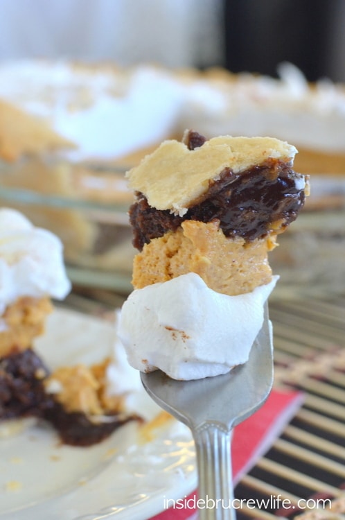 3 layers of fall goodness in one delicious pie. You need to add this to your fall baking list for sure! 3 layers of fall goodness in one delicious pie. You need to add this to your fall baking list for sure!