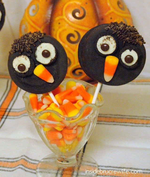 Owl Moon Pies - a fun easy treat using moon pies, Oreos, candy corn, and chocolate 