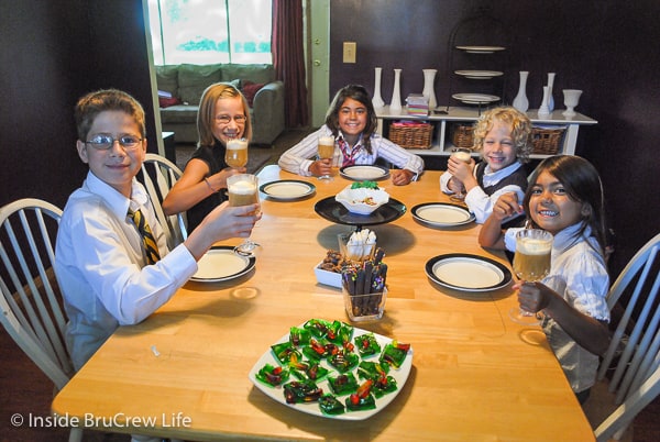 Harry Potter Tea Party - make a few fun candy snacks and Butter Beer and let the kids enjoy a fun tea party with their friends. #harrypotter #wizardingworld #teaparty #themedparty