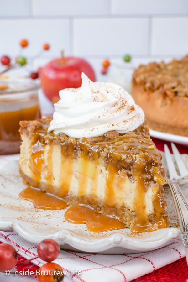 Apple Crisp Cheesecake