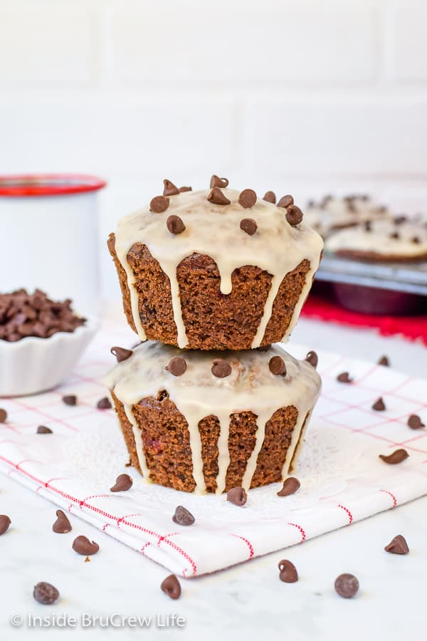 Cherry Mocha Chip Muffins - a coffee glaze gives these delicious mocha muffins a sweet flair! Great recipe to try for breakfast! #muffins #mocha #cherry #breakfast #chocolate
