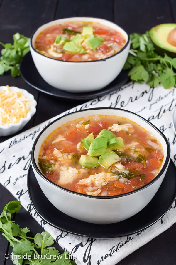 Spicy Chicken and Rice Soup - this easy chicken soup is ready in minutes. Make this easy and healthy dinner recipe on busy days. #chickensoup #healthyrecipe #chickenandrice #soup