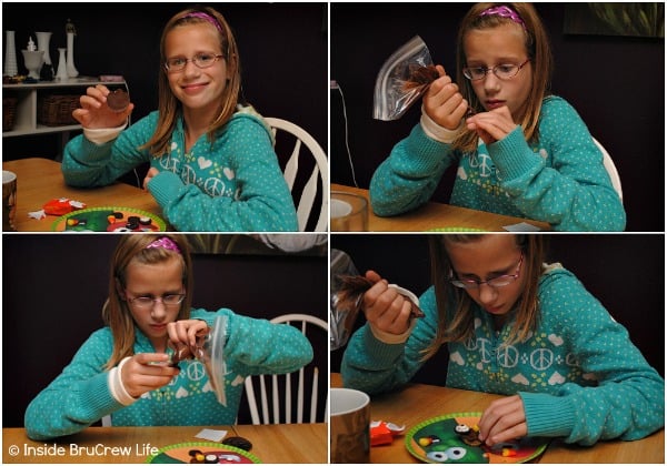 Reese's Owls - cute candy treat that kids can make #peanutbuttercups #oreos #halloween #fall #ediblecraft #cupcakes #candy #party #treats