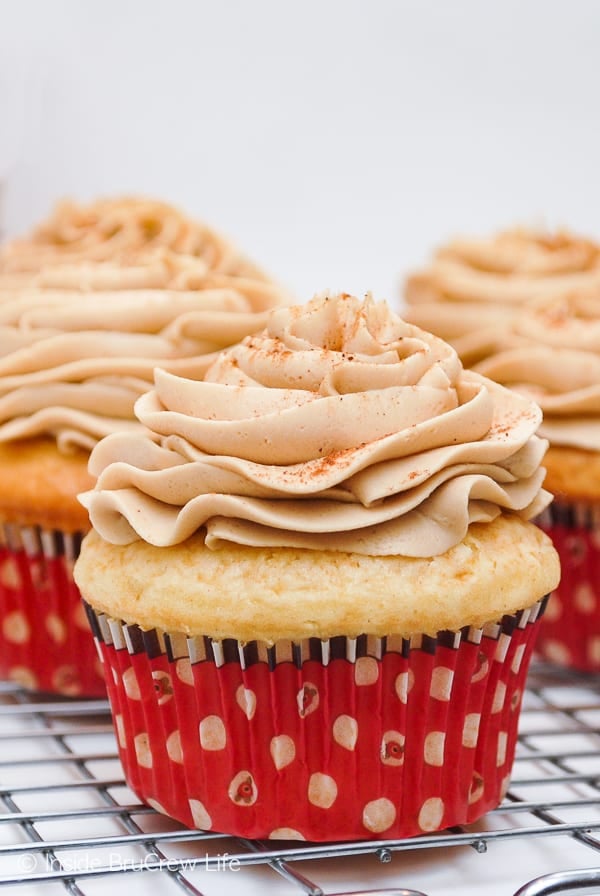 Eggnog Latte Cupcakes - soft eggnog flavored cupcakes topped with a sweet coffee frosting. Perfect holiday dessert for the coffee lover's in your life! Great recipe for Christmas!