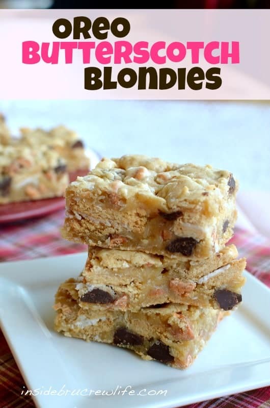 Oreo Butterscotch Blondies - these blonde brownies have Golden Oreos and butterscotch chips baked in for a fun flavor https://insidebrucrewlife.com