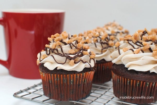 https://insidebrucrewlife.com/wp-content/uploads/2012/01/Toffee-Mocha-Cupcakes-1.jpg