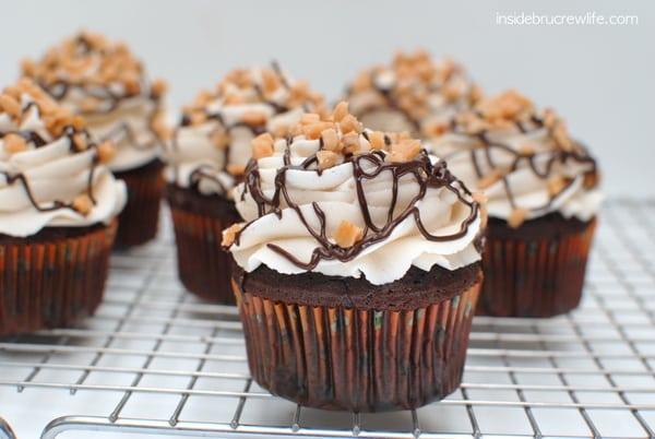 Toffee Mocha Cupcakes on a wire rack