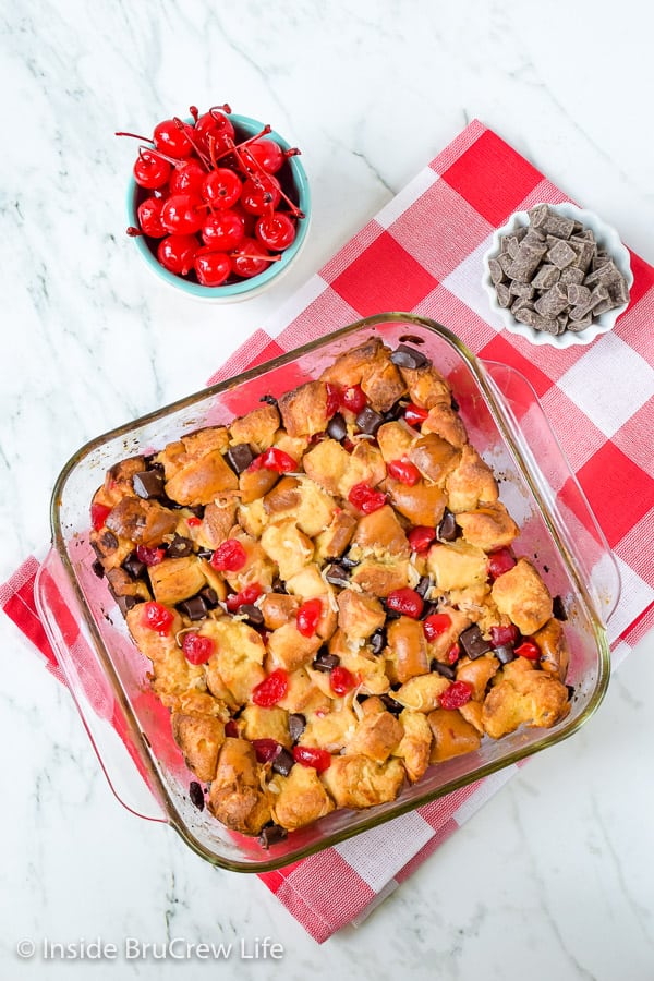 Cherry Chocolate French Toast Bake - pockets of chocolate and cherries make this easy breakfast casserole taste so good. Try this easy recipe for breakfast or brunch. #frenchtoast #breakfast #casserole #mothersday #cherry