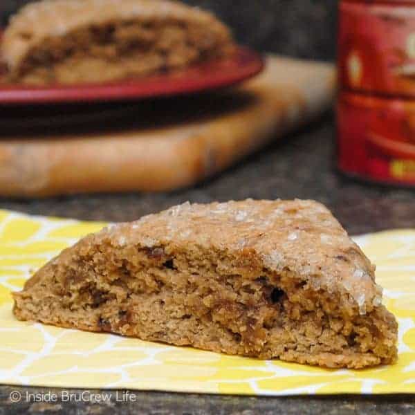 Toffee Latte Scones - toffee bits and coffee flavor make these easy scones a great breakfast treat. #scones #toffee #latte #coffee #breakfast #recipe
