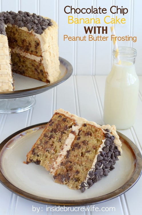 Chocolate Chip Banana Cake with Honey Peanut Butter Frosting - the best banana cake filled with chocolate chips and topped with a sweet peanut butter frosting! Try this fun layer cake for parties! #layercake #peanutbutterfrosting #basketweave