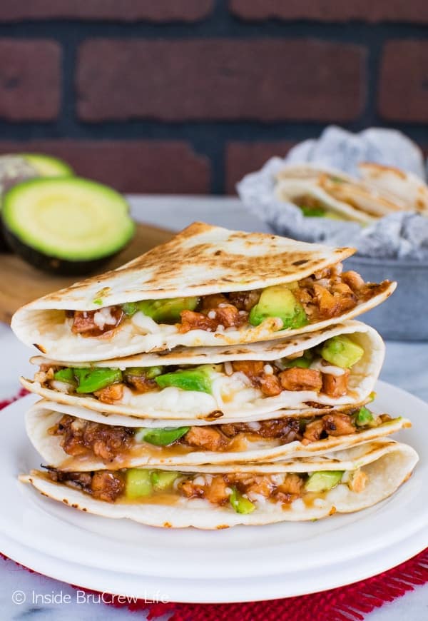 BBQ Chicken & Avocado Quesadillas - melted cheese, chicken, and avocados make a delicious quesadilla dinner. Awesome easy meal recipe!