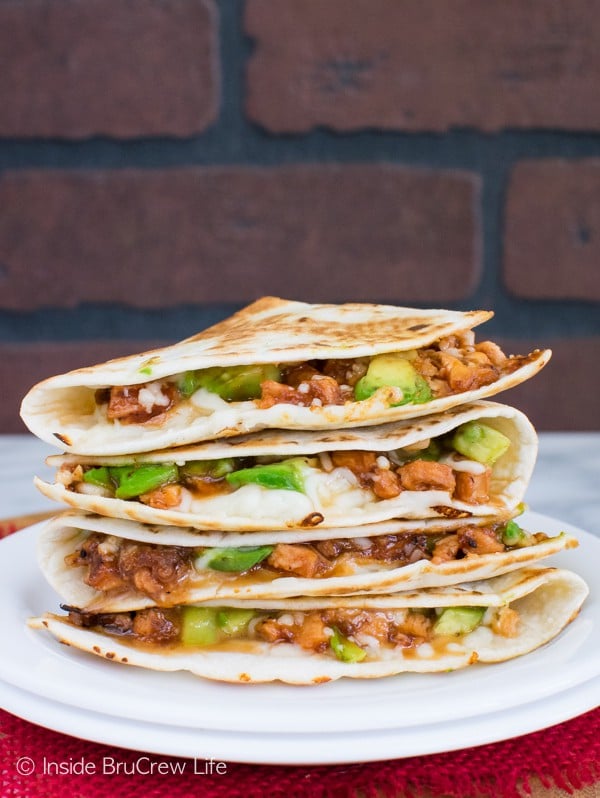 BBQ Chicken & Avocado Quesadillas - shredded chicken, melted cheese, and avocados come together in one delicious and easy meal idea. Great dinner recipe!