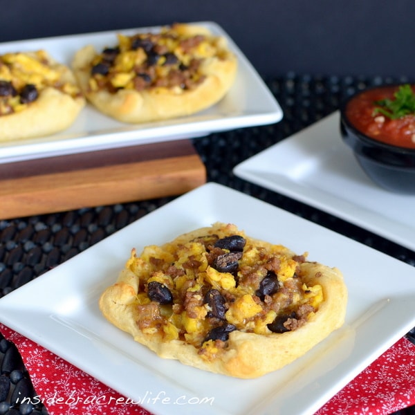 Taco Breakfast Squares - crescent rolls filled with scrambled eggs, taco meat, and beans makes a delicious breakfast. #tacos #Pillsbury