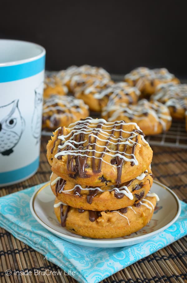 Pumpkin Raisinets Muffin Tops - soft pumpkin muffin tops made with just a few ingredients makes a delicious breakfast. Make this recipe this fall! #muffins #pumpkin #twoingredientmuffins #fall #breakfast #chocolate #raisinets #muffintops 