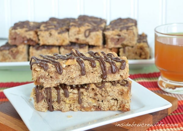 Original picture of two caramel apple granola bars on a white plate