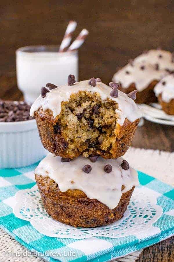 Chocolate Chip Oatmeal Muffins - soft fluffy muffins that taste like cookies! Easy recipe to make for breakfast or after school snacks! #muffins #oatmeal #chocolatechip #breakfast #coffee