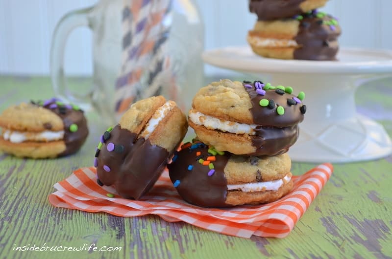 Coconut S'more Pudding Sandwiches - easy cookies filled with marshmallows and dipped in chocolate are an awesome treat!