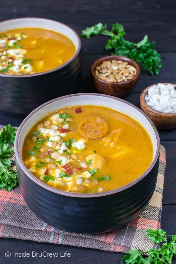 Pumpkin Potato Corn Chowder - this hearty fall soup is loaded with meat, veggies, and pumpkin flavor. Awesome soup recipe for cold fall nights!