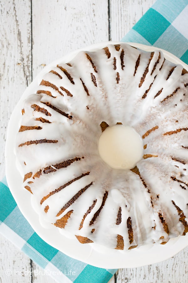 Best Sour Cream Chocolate Chip Coffee Cake - swirls of cinnamon sugar and pockets of chocolate make this a delicious way to start out any morning. Great recipe for breakfast or brunch! #breakfast #coffeecake #bundtcake #sweet #recipe #brunch