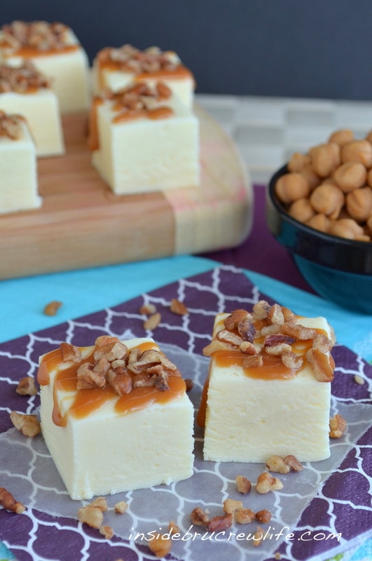 This easy cheesecake fudge is topped with caramel and pecans for a fun turtle taste!