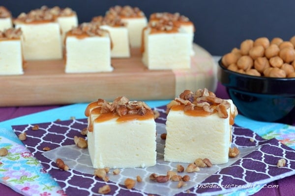 This easy cheesecake fudge is topped with caramel and pecans for a fun turtle taste!