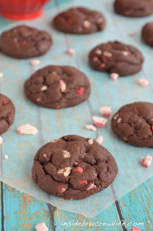 Peppermint Mocha Pudding Cookies - these chocolate fudge cookies filled with peppermint crunch chips will not last long.