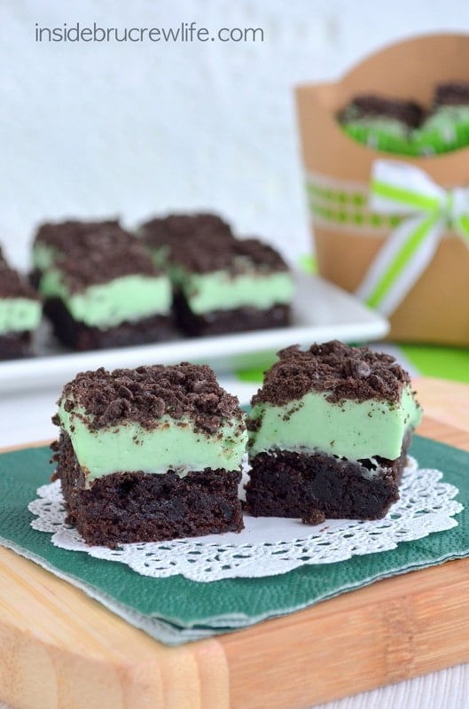 A layer of mint fudge topped with cookies makes these Thin Mint Fudge Brownies a dessert recipe you need in your life.