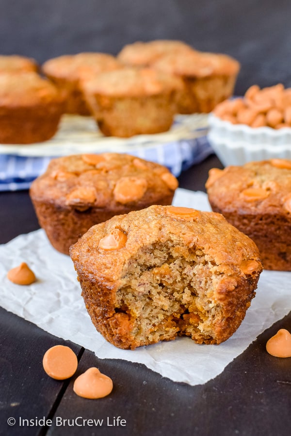 Butterscotch Banana Muffins - these sweet banana muffins are loaded with butterscotch chips. Try this easy recipe and watch them disappear for breakfast or after school. #banana #muffins #butterscotch #breakfast #afterschooolsnack