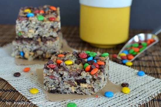 Monster Cookie Rice Krispie Treats - these easy no bake treats are loaded with cookies and candy! Great dessert recipe!!!