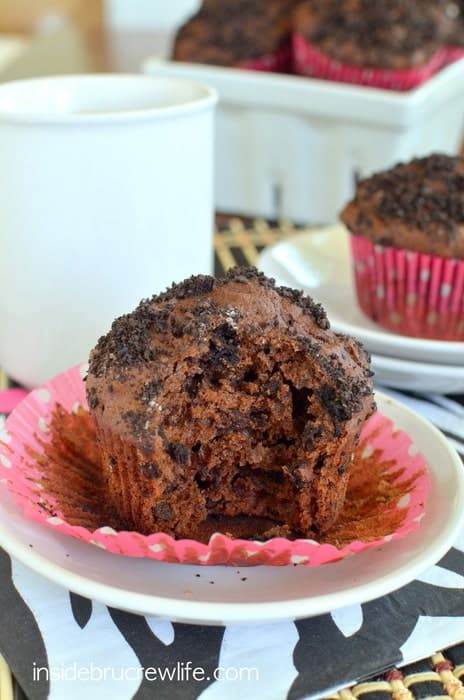 Mocha Cookies and Cream Muffins | Inside BruCrew Life - chocolate muffins made with coffee and chocolate cookies #breakfast #muffins