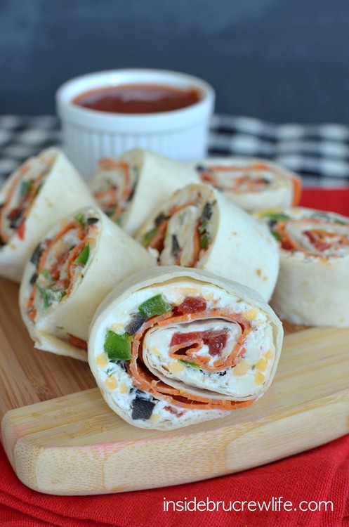Pizza Pinwheels - easy pizza flavored appetizers that are full of dairy to fuel school lunches and after school snacks https://insidebrucrewlife.com