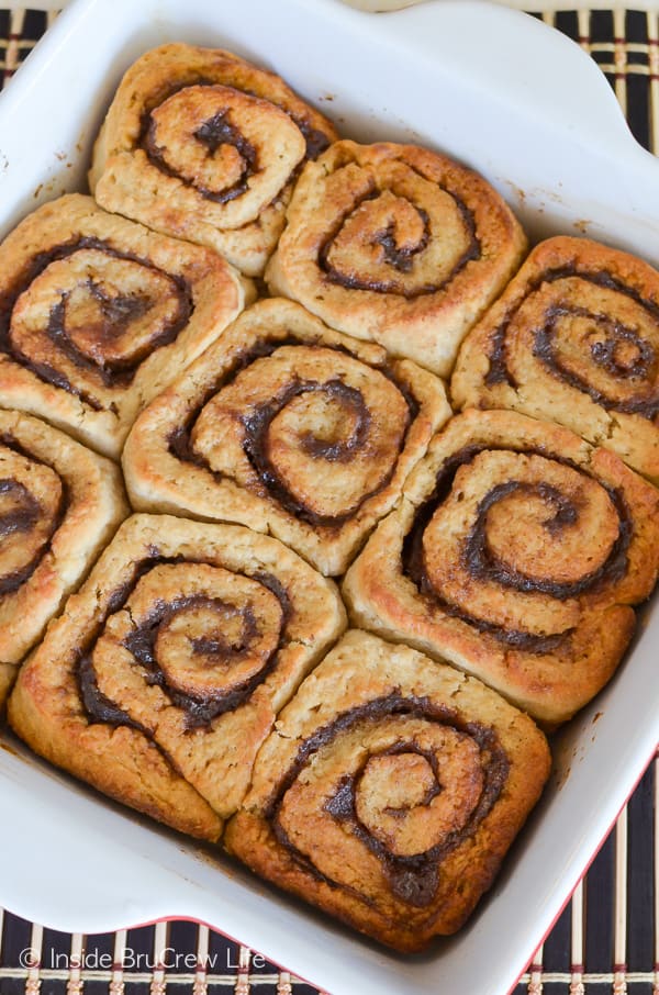 Apple Butter Cinnamon Rolls - a soft no yeast dough filled with cinnamon sugar and apple butter makes a delicious breakfast. Great recipe for fall mornings.
