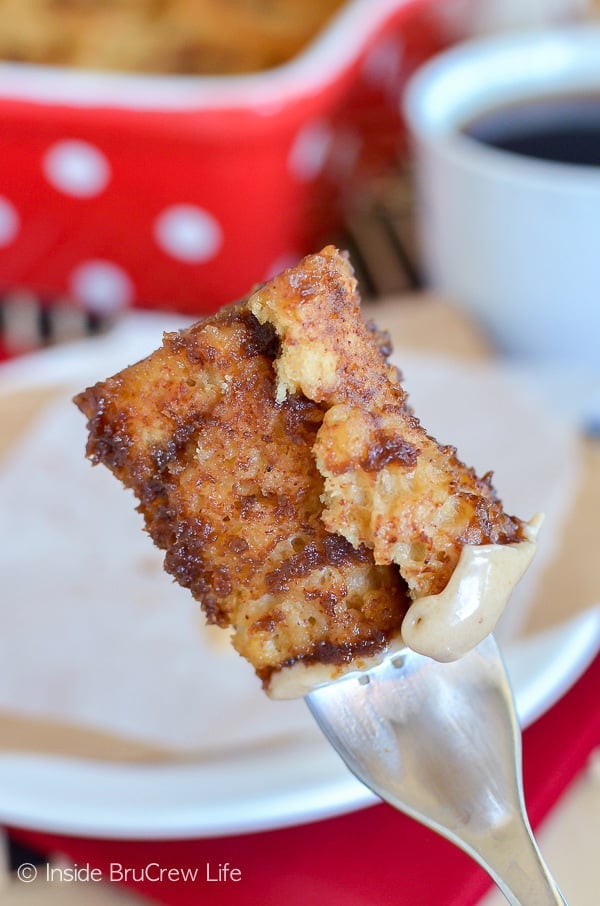 Apple Butter Cinnamon Rolls - a sweet cinnamon sugar and apple butter filling makes these easy rolls so fun. Great breakfast recipe for fall.