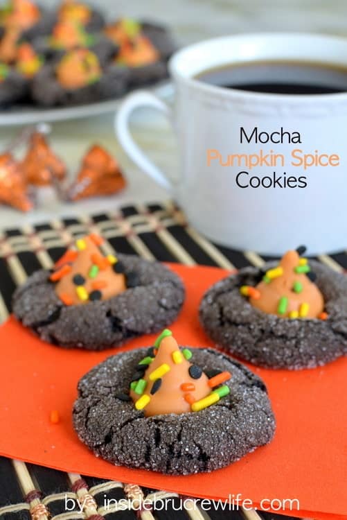 Mocha Pumpkin Spice Cookies - dark chocolate and pumpkin spice kisses make these cookies completely irresistible www.insidebrucrewlife.com