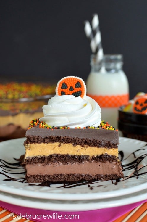 Pumpkin Fudge Eclair Cake 