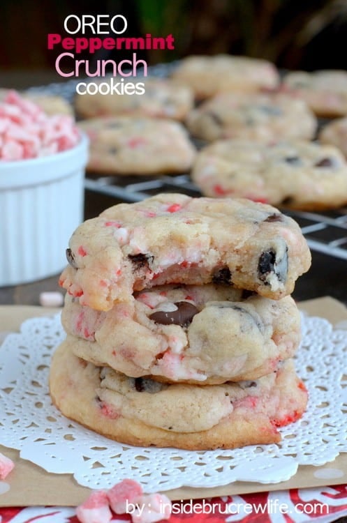 Oreo Peppermint Crunch Cookies title-1