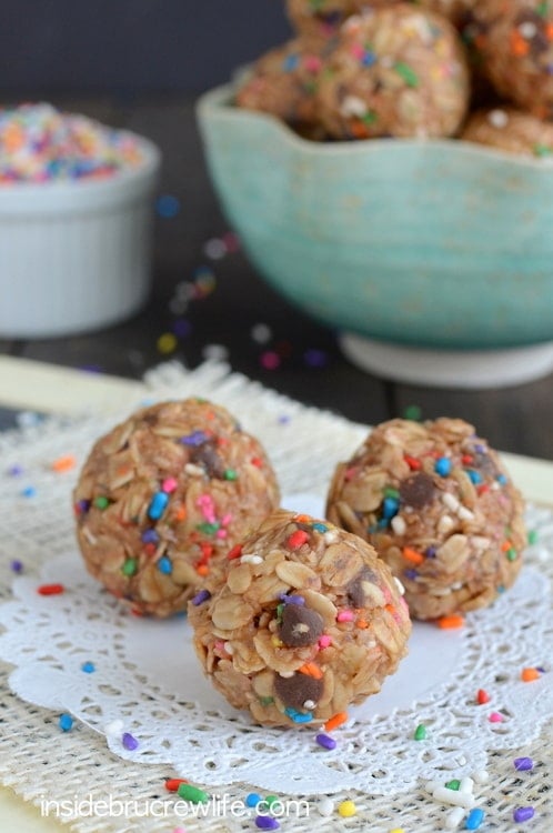 Skinny Peanut Butter Granola Bites 