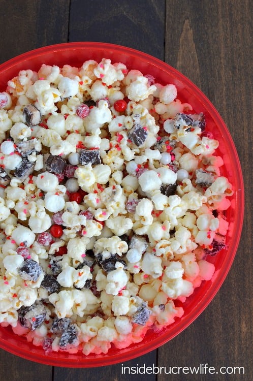 White Chocolate Peppermint Pattie Popcorn - white chocolate, marshmallows, & peppermint candies makes this the best snack mix recipe!