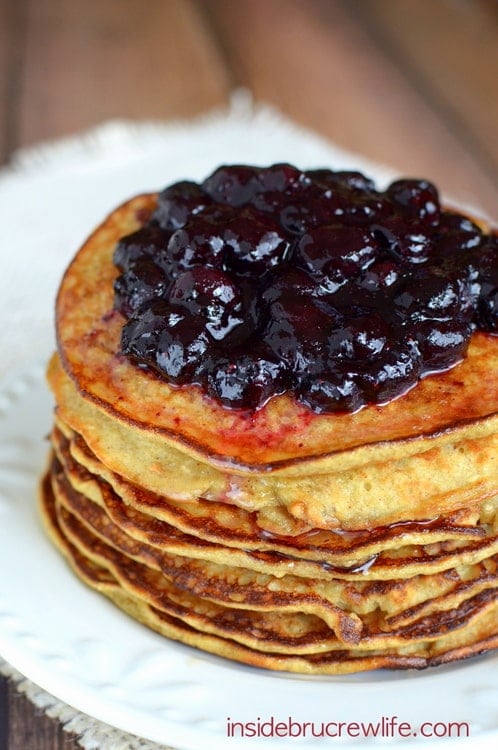 Skinny Banana Oatmeal Pancakes 