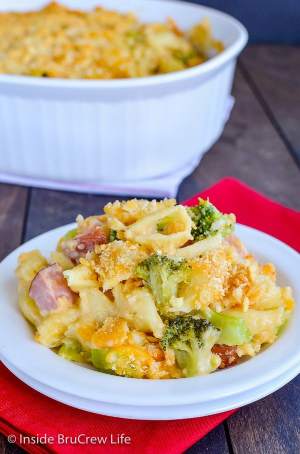 Ham and Broccoli Pasta Bake - lots of cheese, meat, and veggies make this homemade casserole disappear every time. Great recipe for dinner! #ham #pasta #easydinner #recipe #broccoli #cheese #comfortfood #easydinnerrecipe #cheesypasta