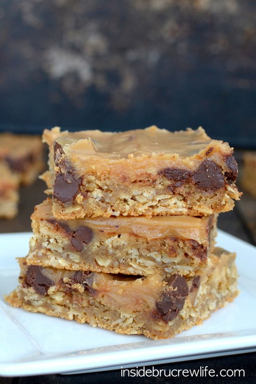 Peanut Butter Bars - easy peanut butter bars with a peanut butter glaze that everyone will love