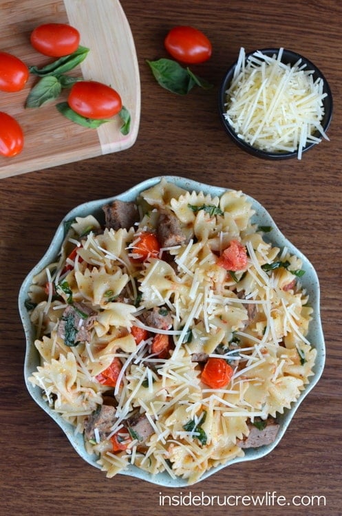 Tomato Basil Beef Pasta - cherry tomatoes, basil, and beef makes this pasta dinner a delicious meal in under 30 minutes