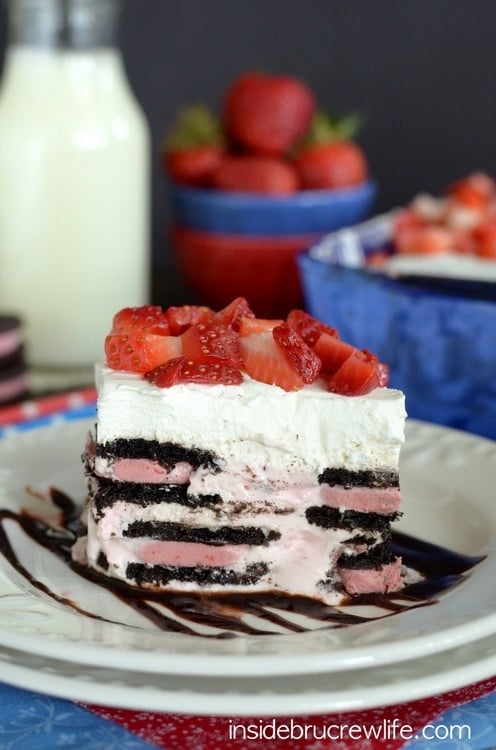 Berry Oreo Icebox Cake - layers of cookies and no bake berry cheesecake makes this cake recipe perfect for hot summer days