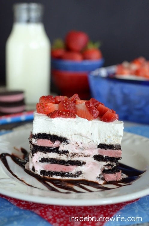 Berry Oreo Icebox Cake - no bake cheesecake and berry Oreos make an awesome no bake cake recipe that is perfect for summer