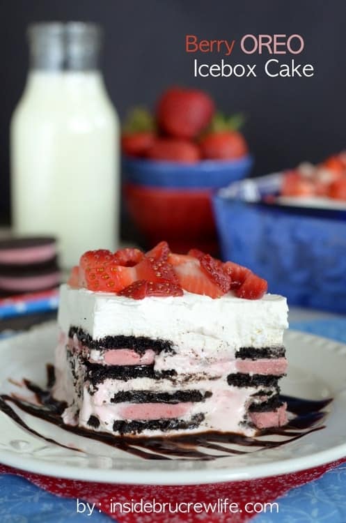 Berry Oreo Icebox Cake - this easy no bake cake has layers of berry cheesecake and berry Oreos. Perfect no bake dessert recipe for summer!