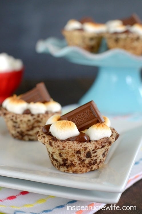 These cookie cups are an easy way to enjoy a s'mores without the mess of a campfire. So delicious and fun!