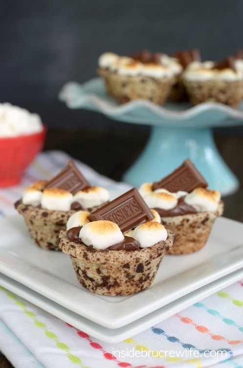 These cookie cups are an easy way to enjoy a s'mores without the mess of a campfire. So delicious and fun!