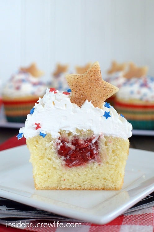 Vanilla Cherry Pie Cupcakes - a hidden cherry pie center makes these little homemade cupcakes a great picnic recipe!