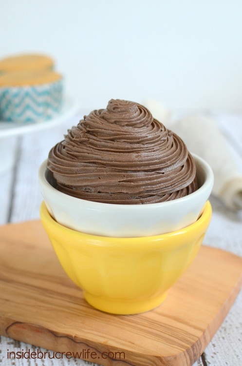Fluffy Chocolate Frosting 